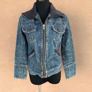 Gap vintage style denim jacket with knit collar
